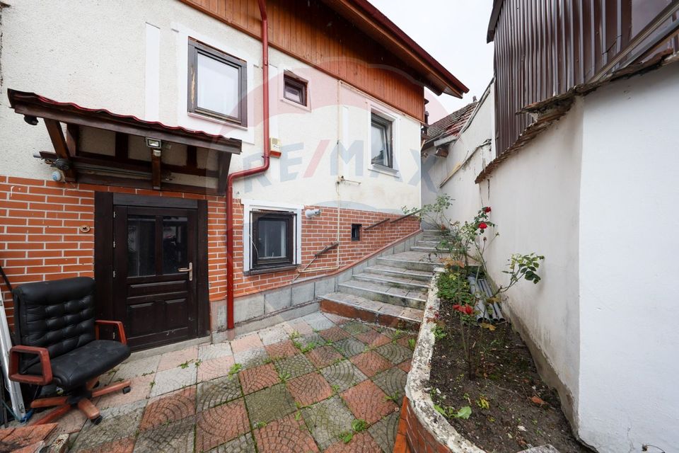 Vilă cu 3 camere, de vânzare, în zona Centrul Istoric!