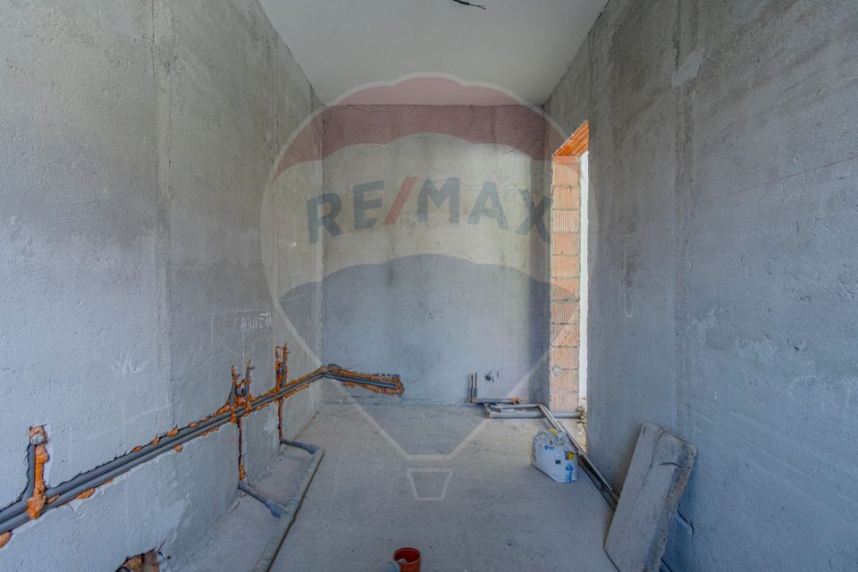 4 room House / Villa for sale