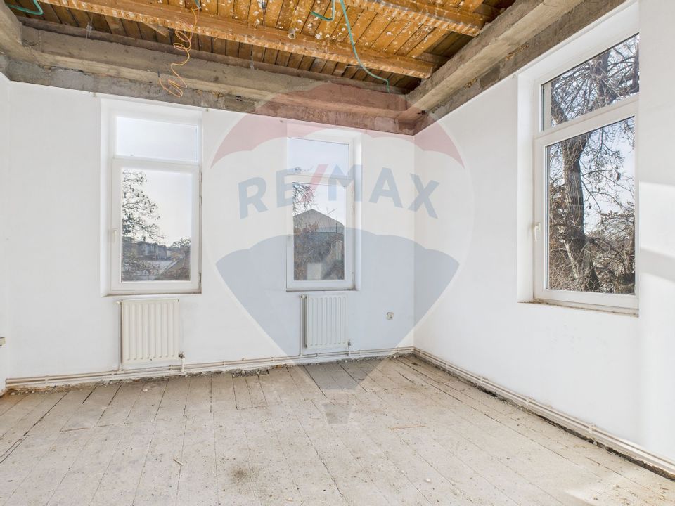 Vila S+P+2+M, 15 camere, ideala pentru investitie - Ștefan cel Mare