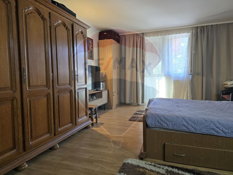 Casă / Vilă cu 5 camere de vânzare în zona George Enescu