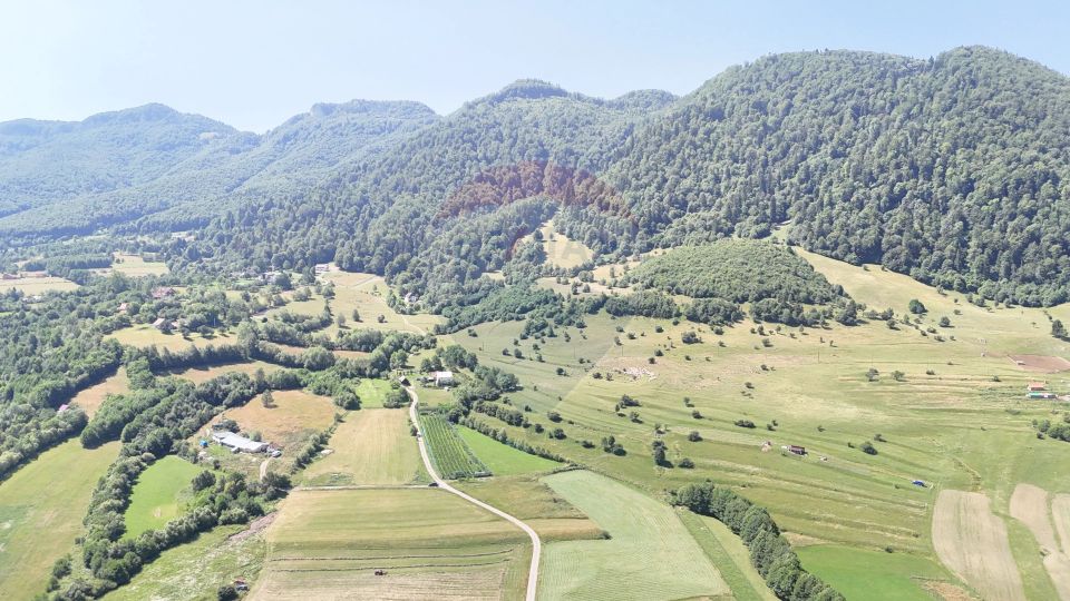 Land 2,432sqm Zarnesti / Strada fara nume