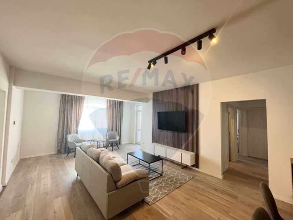 Apartament 3 camere de inchiriat zona Milea