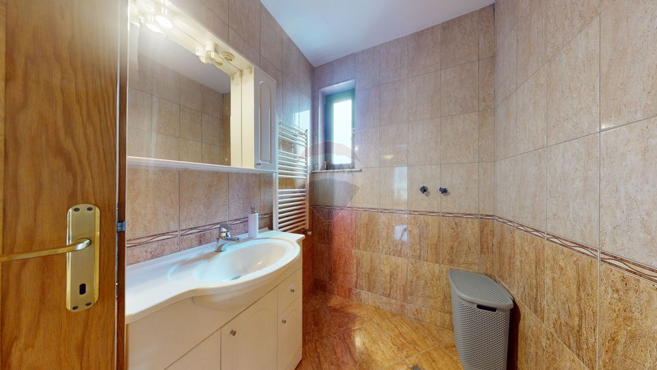 Casă de vânzare Bran Sohodol teren  intravilan 10.331 mp două locuințe