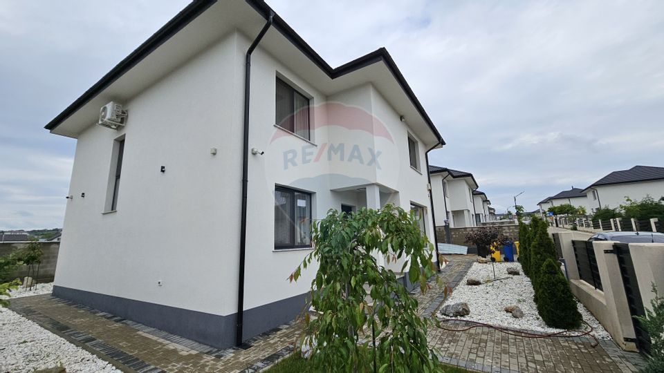 5 room House / Villa for sale