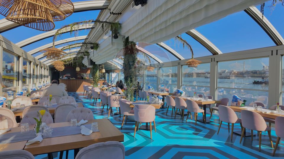 De vanzare Restaurant exclusivist pe apa - afacere la cheie