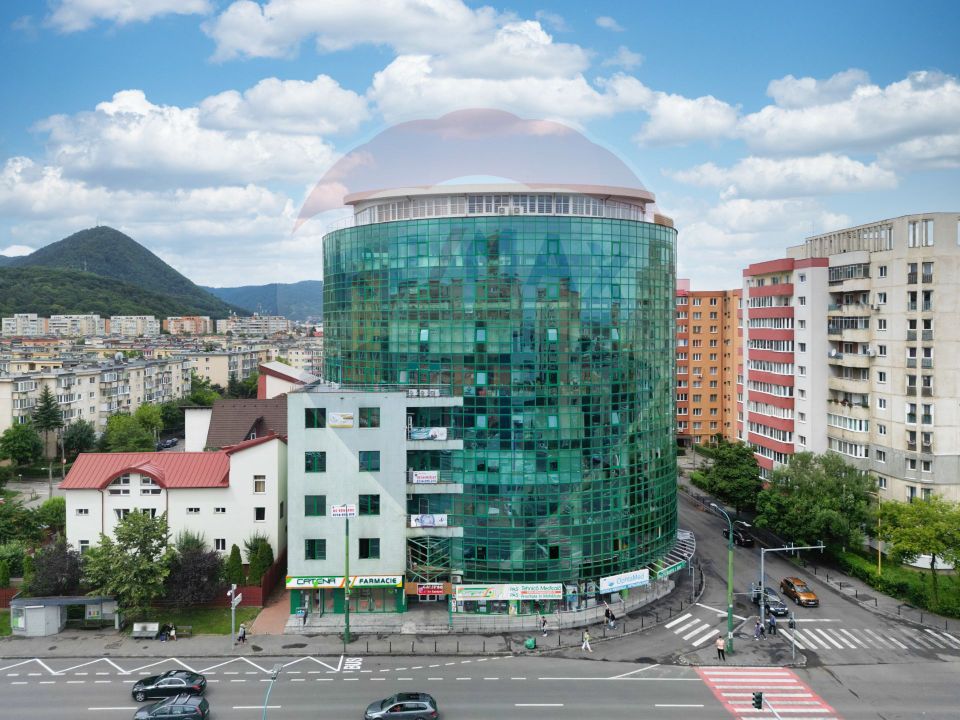 Vânzare spațiu pentru birouri în clădire de birouri, Brașov, central