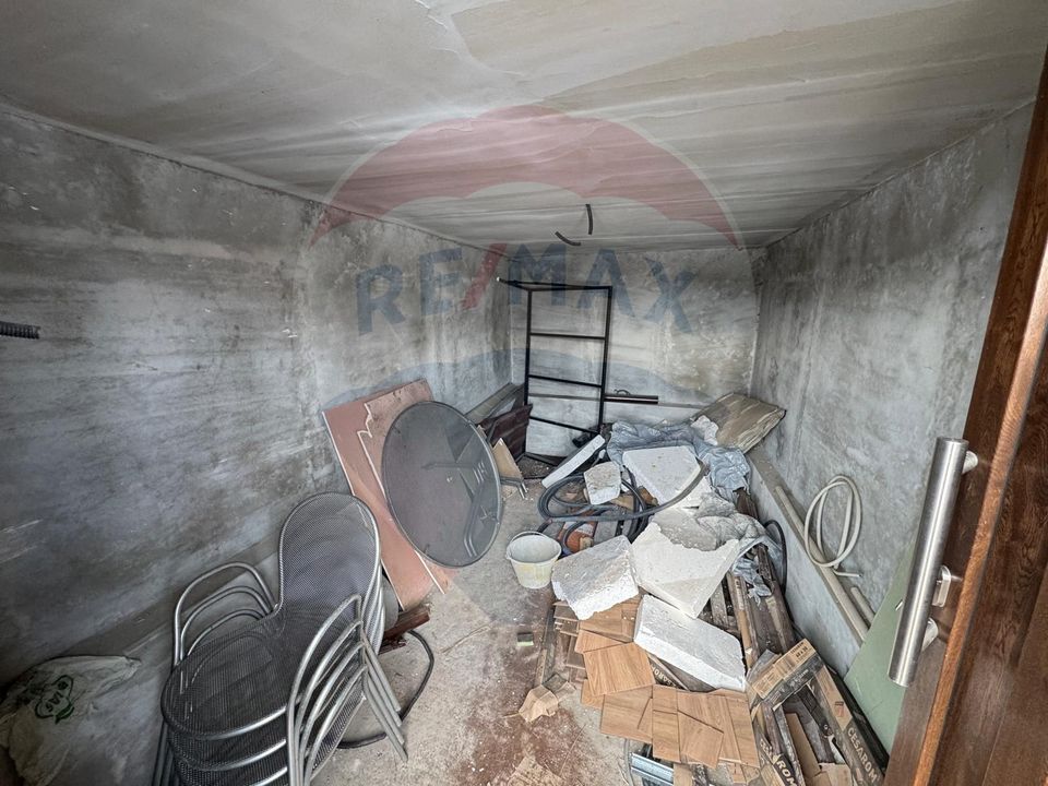 8 room House / Villa for sale, Darmanesti area