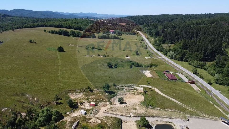 Land 5,561sqm Paltinoasa / Strada principala