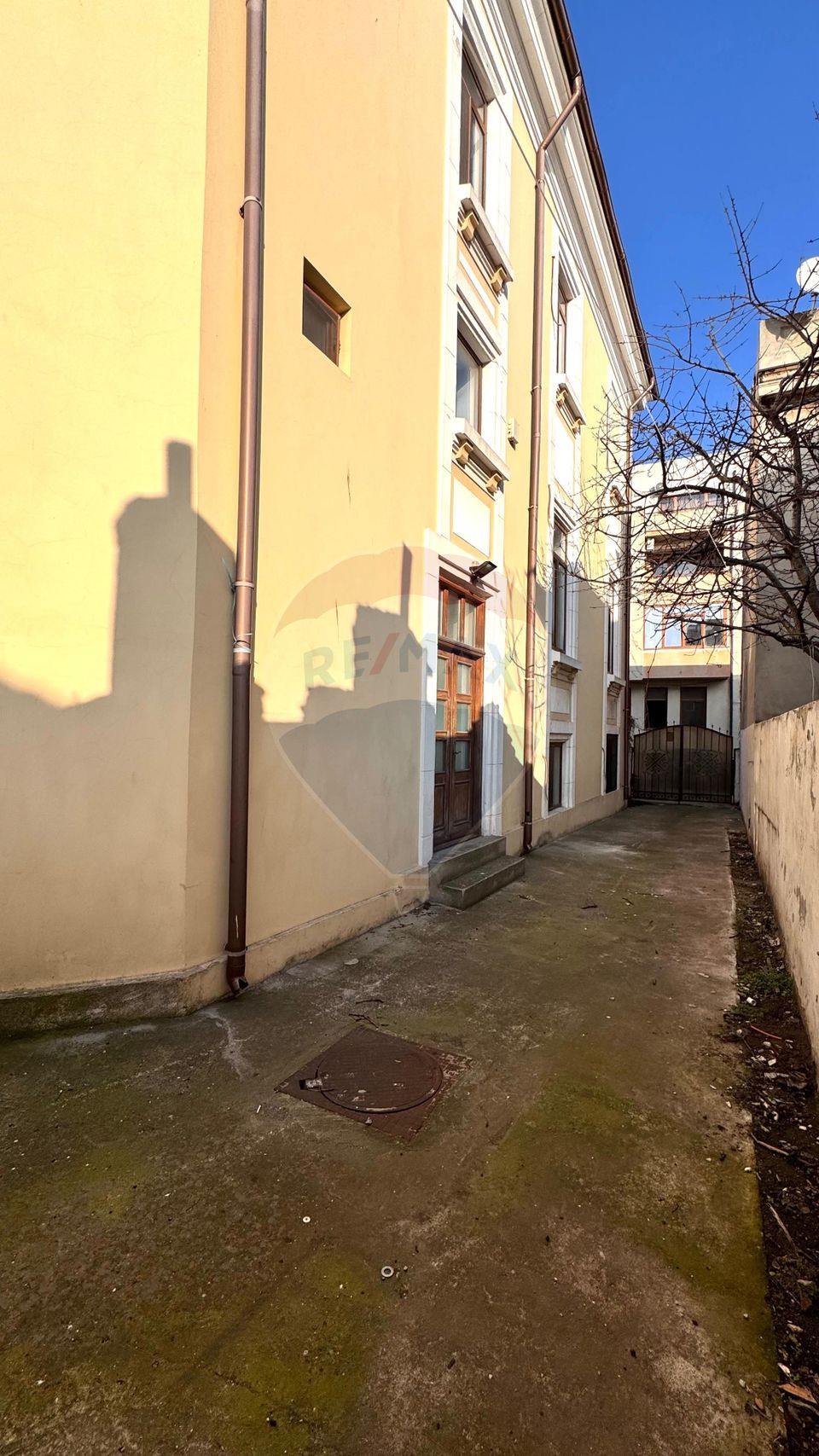 Vila de vanzare in zona peninsulara Constanta