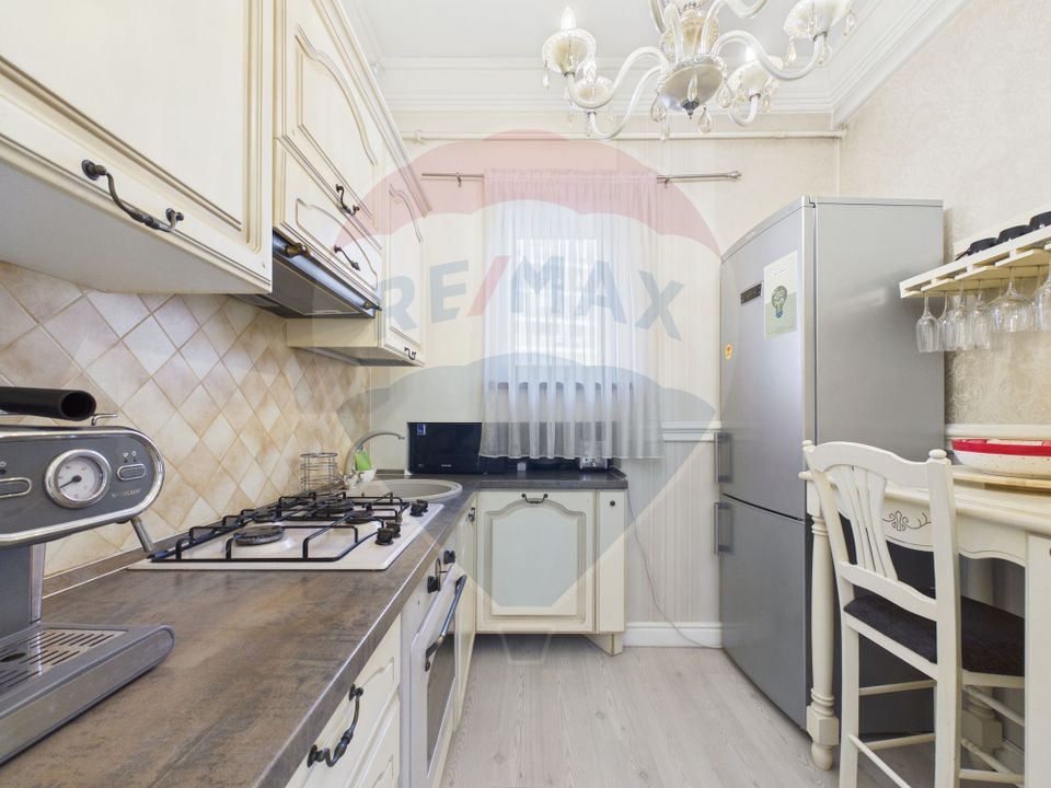 Apartament cu 3 camere langa parcul Cismigiu la 2 min de Metrou Izvor