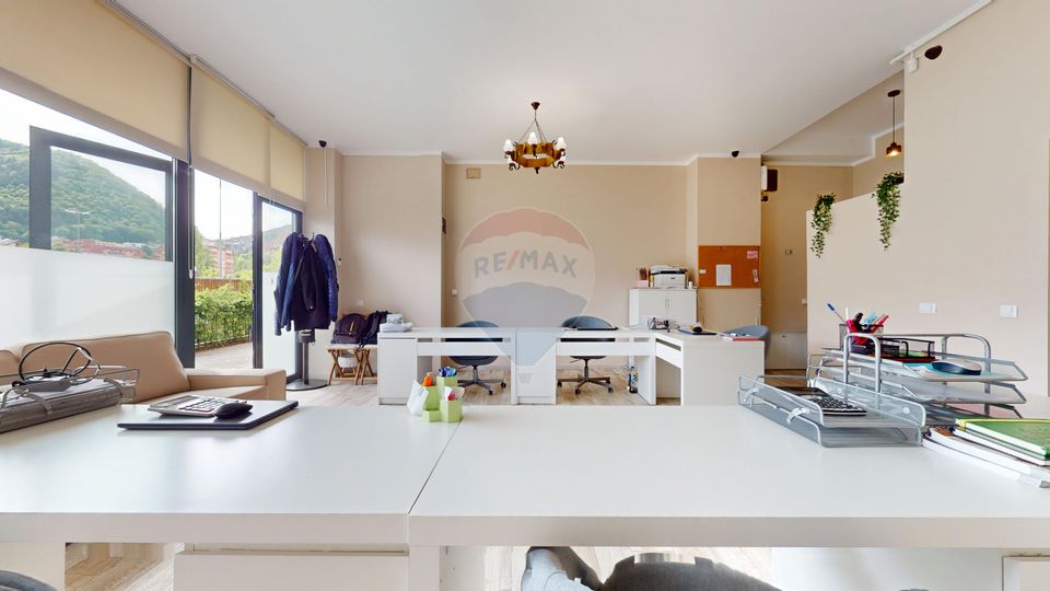 47sq.m Commercial Space for rent, Racadau area