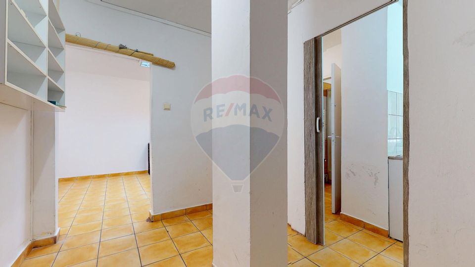 37.4sq.m Commercial Space for rent, Astra area