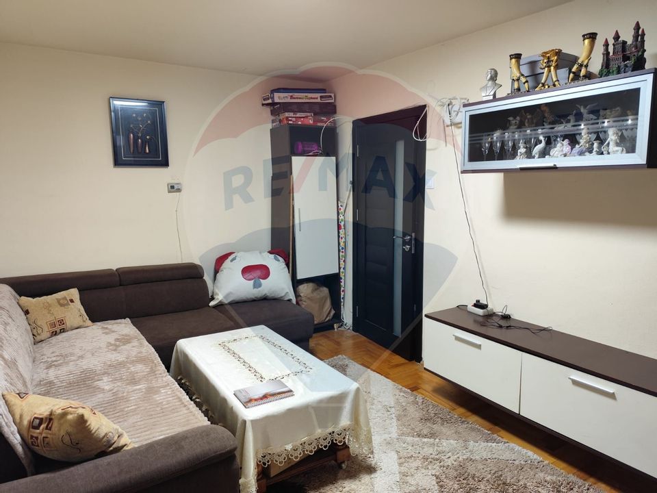 Apartament cu 3 dormitoare pe str. George Cosbuc