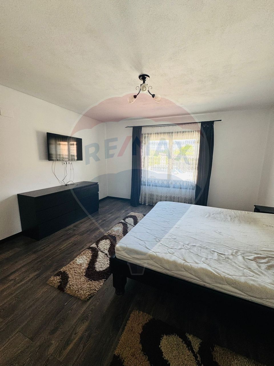 Casă / Vilă cu 4 camere de vânzare