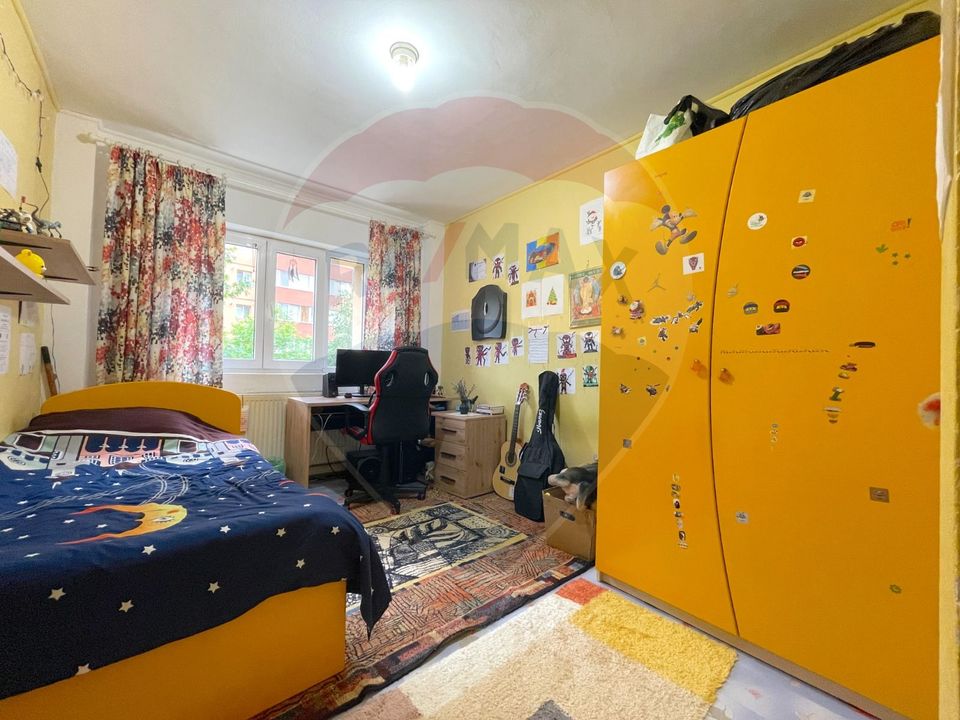 REZERVAT !  Apartament cu 3 camere de vânzare în Răcădău