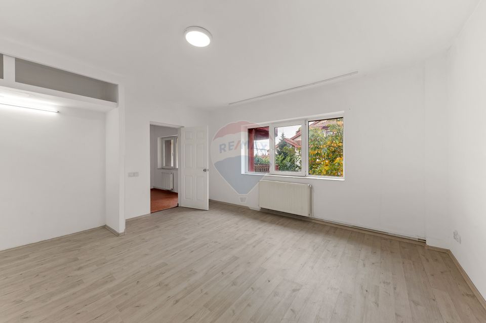 DE VANZARE  Vilă cu 14 camere PIPERA/VOLUNTARI/ROND OMV