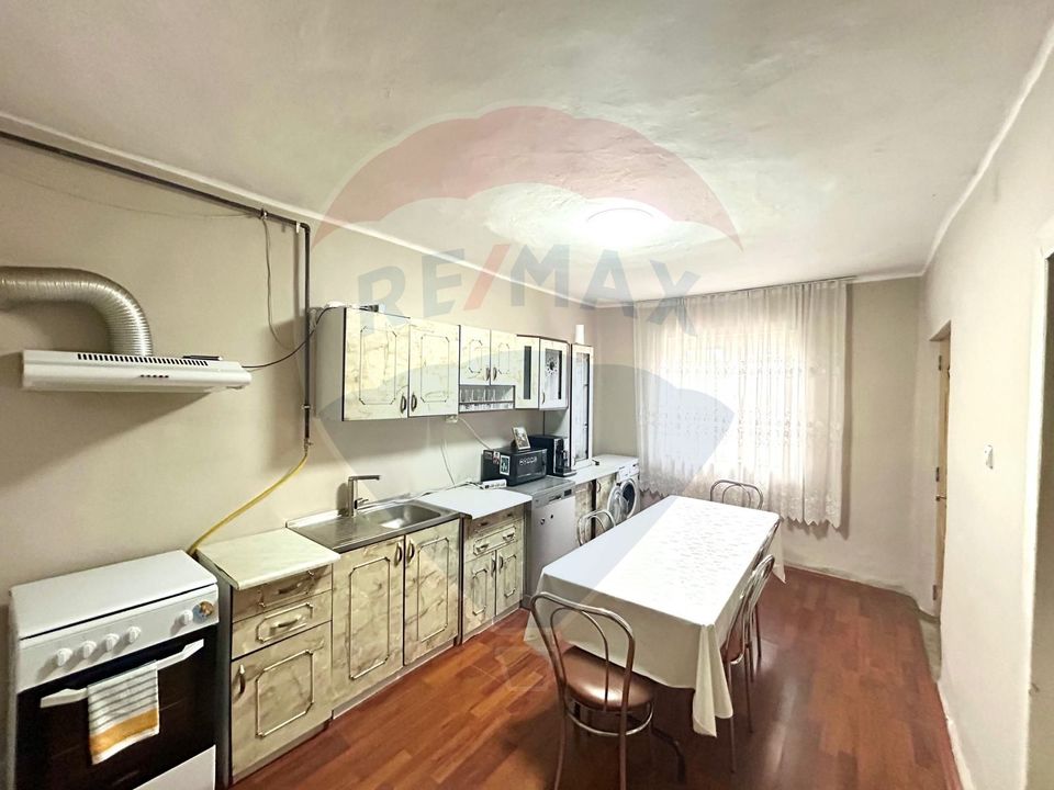 Casă de vanzare cu teren 680mp in Salonta