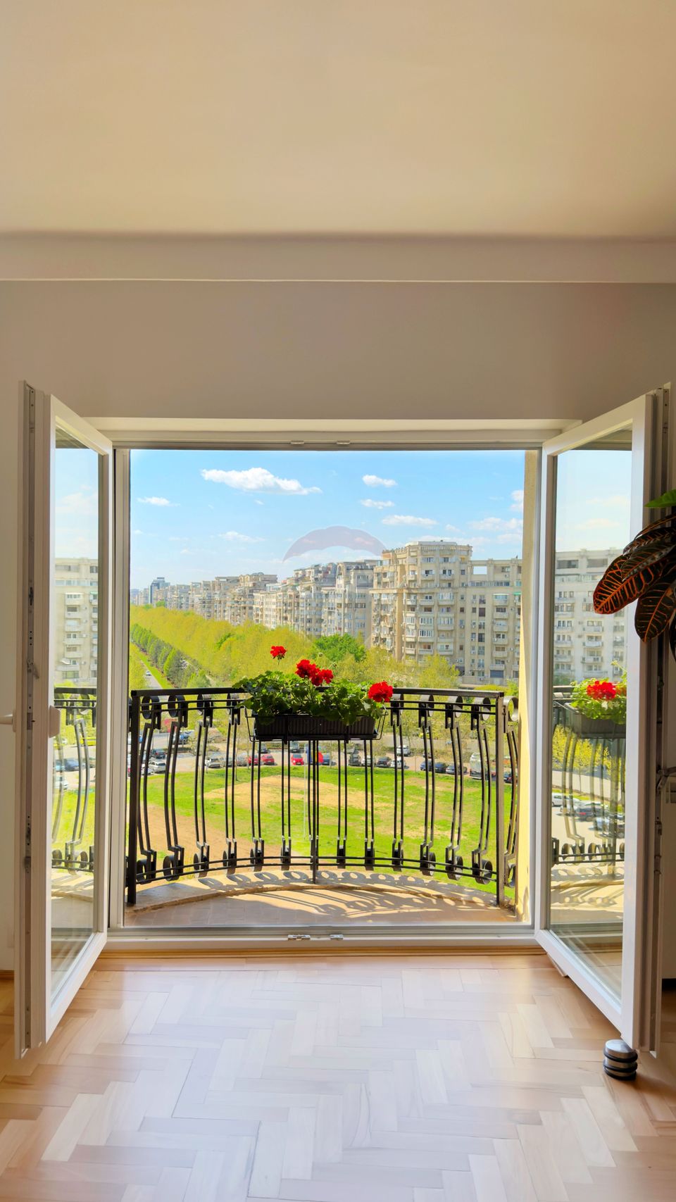 4 Camere Piata Alba Iulia 102 mp vedere Bd. Unirii si Casa Poporului