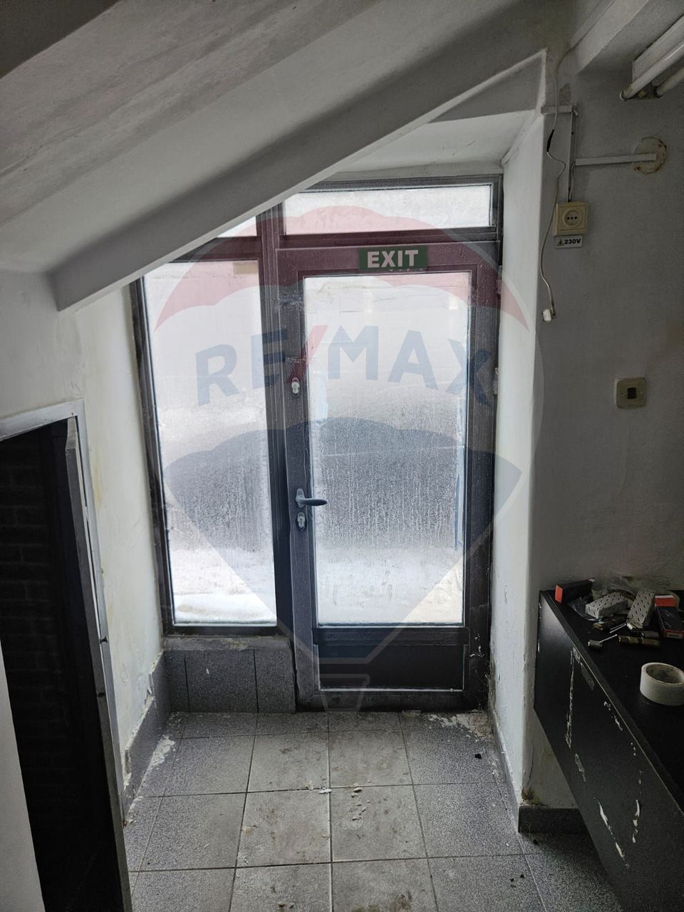 8sq.m Commercial Space for rent, Ultracentral area