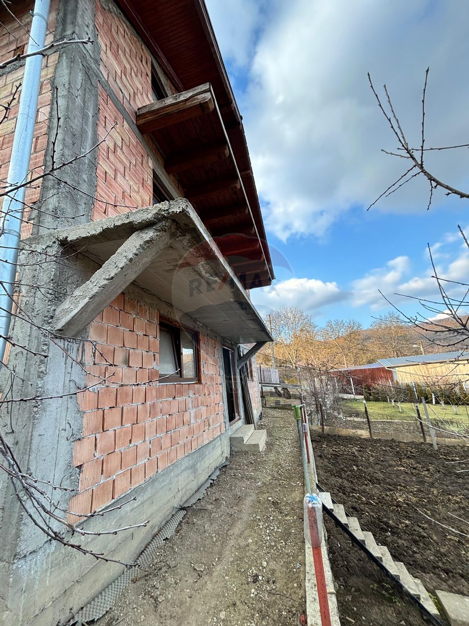 Casă Nouă pe 3 niveluri în Mediaș zona Baznei - priveliste superba