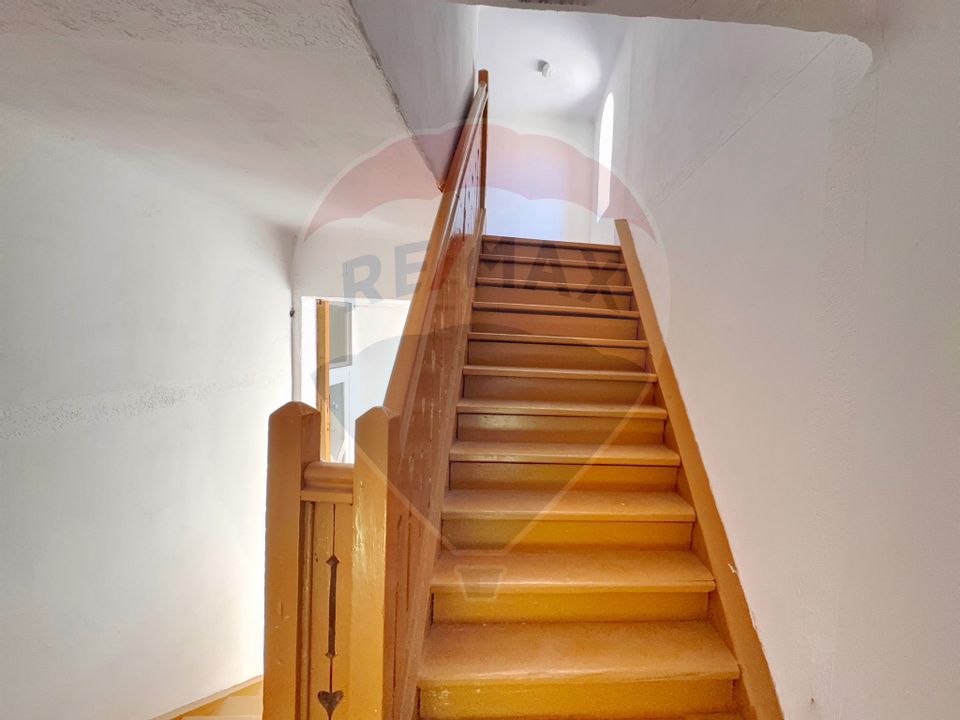 Apartament cu 3 camere de vânzare în zona Elisabetin