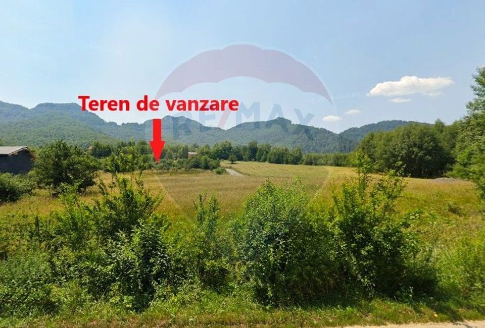 Land 4,223sqm Zarnesti / Strada Tohanita