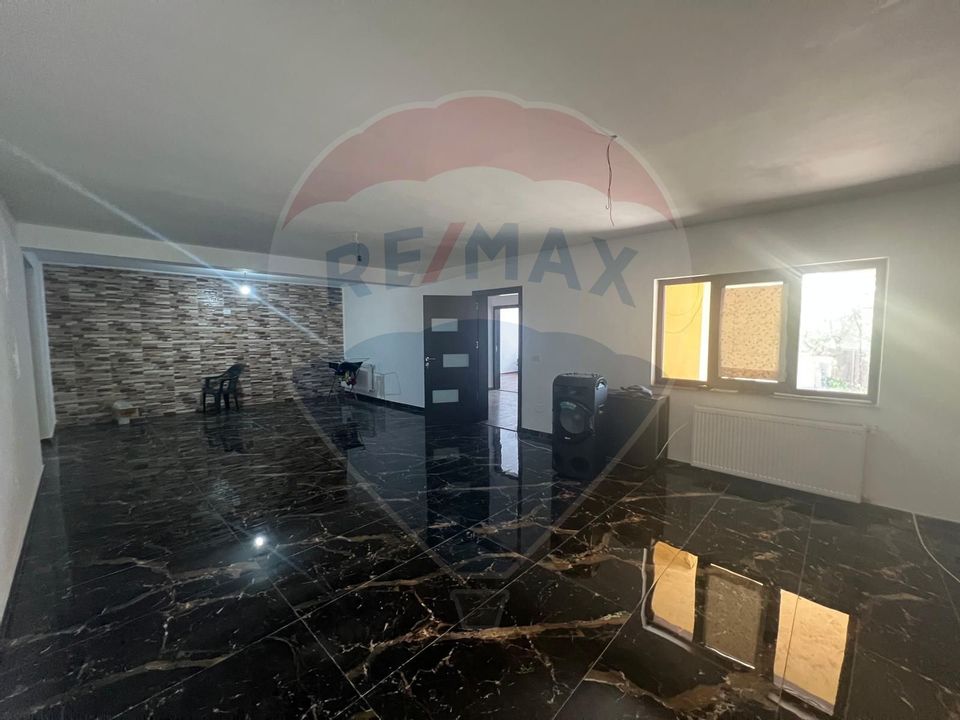 4 room House / Villa for sale