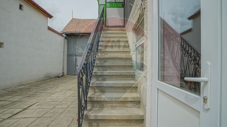 5 room House / Villa for sale
