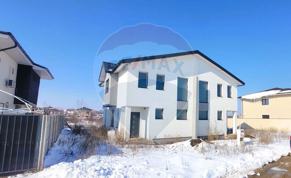 4 room House / Villa for sale, Central area
