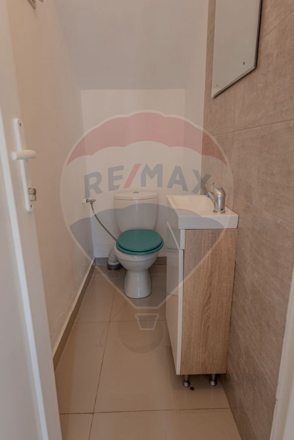 Casă și cabinet stomatologic de închiriat în Chitila