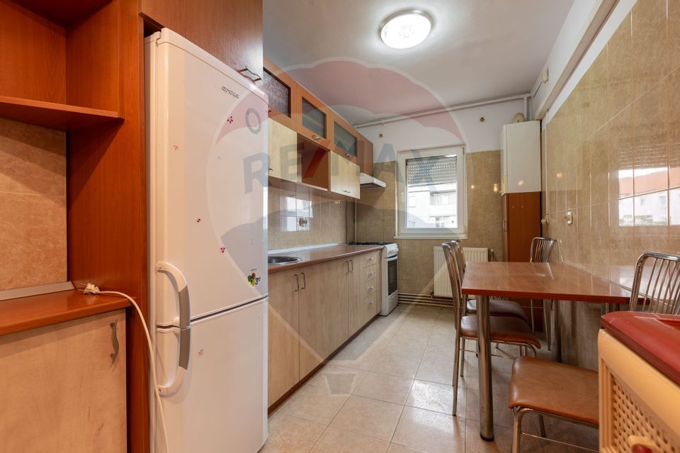 Apartament spațios cu 4 camere, 2 băi și 2 balcoane, et. 3