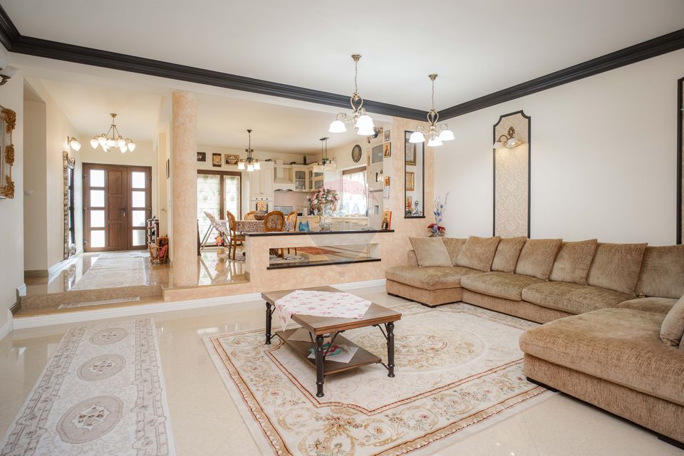 0% Comision - VILA de LUX de vânzare – Cu iaz natural