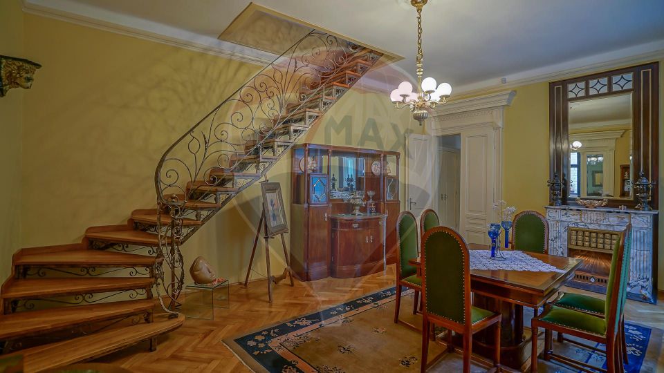 15 room House / Villa for sale, Centrul Istoric area