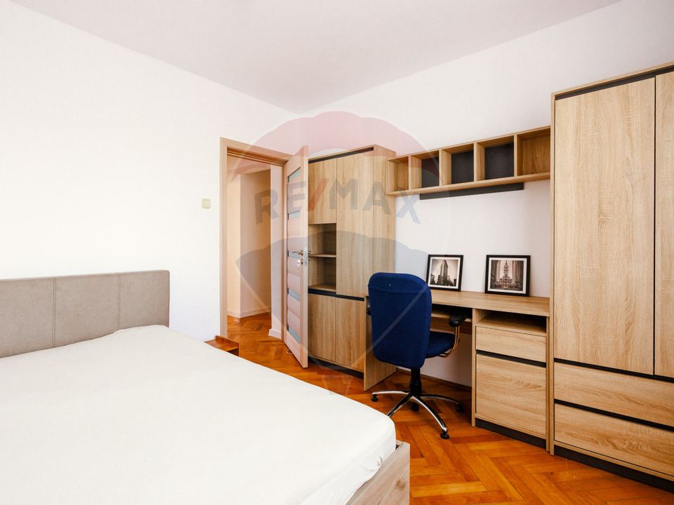 Apartament cu 4 camere de inchiriat - Blv. Dacia
