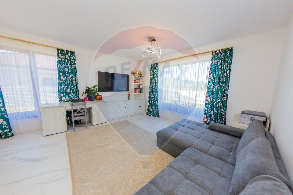Casă super finisata de vanzare în sat Sasar / schimb cu Apartament