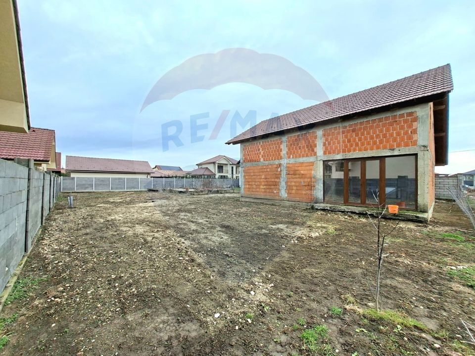 5 room House / Villa for sale