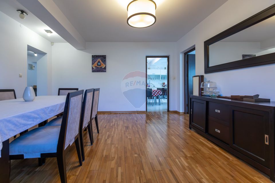 Vilă cu 7 camere de vânzare în zona Centrală Orașul  BUHUȘI