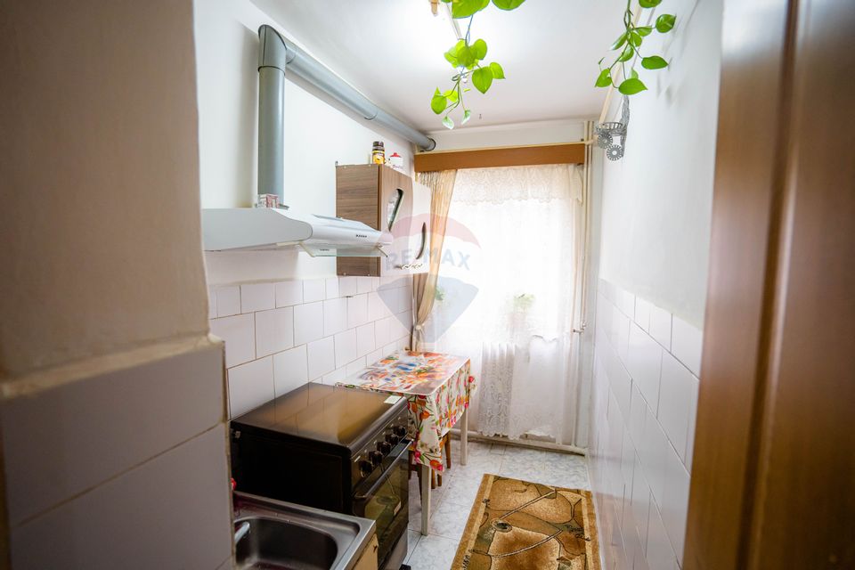 Apartament cu 3 camere de vânzare, zona Nordic