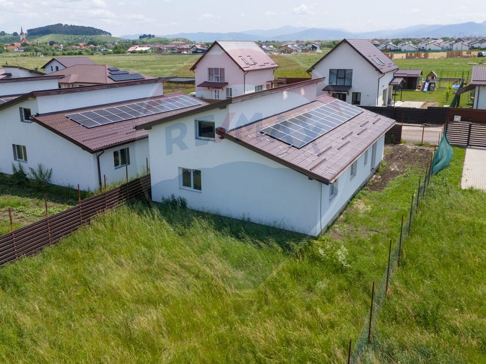 Casa verde, P+M, teren 486 mp, panouri solare - PROSUMATOR, Sanpetru!