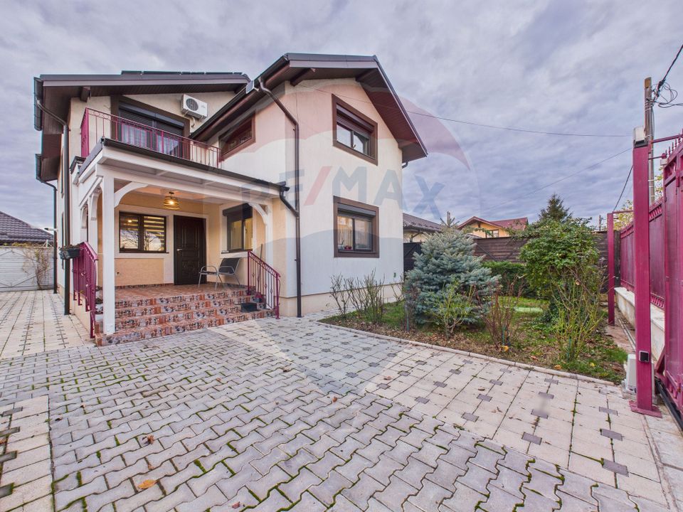 Casă / Vilă cu 5 camere de vânzare în zona Central