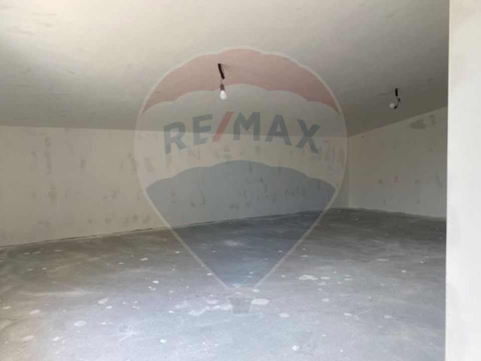 Casă / Vilă cu 5 camere de vânzare