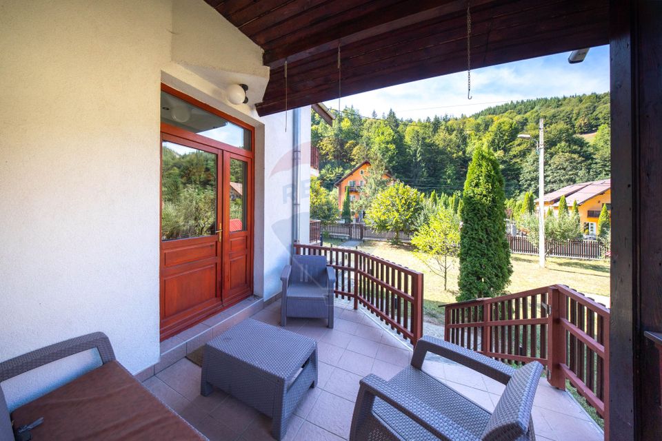 Vilă Moieciu, 375 mp util + teren 2.992 mp, View - Comision 0