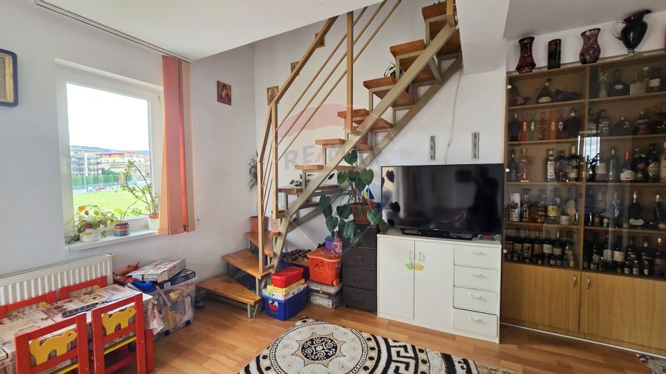 Apartament de 3 camere cu parcare subteranâ în zona Buna Ziua!