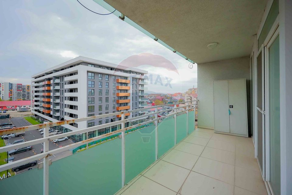 Apartament de Vânzare cu 3 Camere, Terasă de 32mp și Parcare Subterană