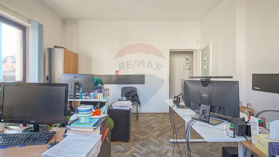 11 room House / Villa for rent, Tractorul area