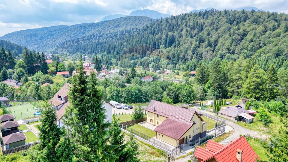 Casă / Vilă cu 6 camere de vânzare în Predeal