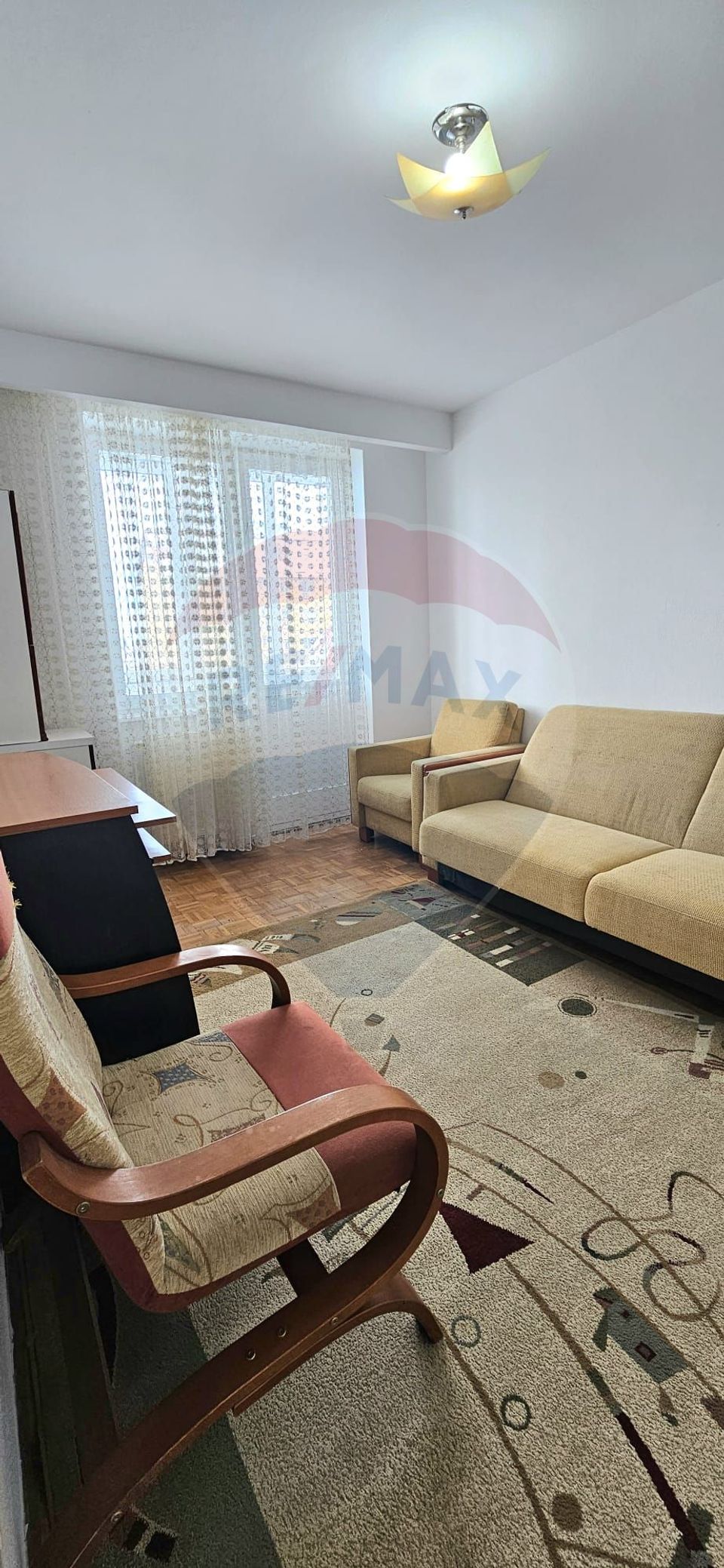 Apartament cu 3 camere de închiriat în zona Mihai Viteazul