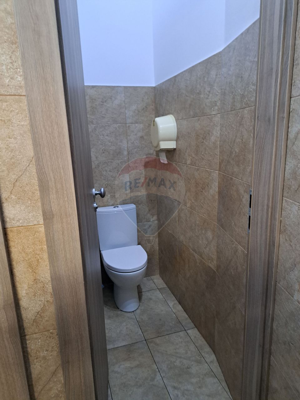 Spațiu de închiriat semicentral, 600 mp