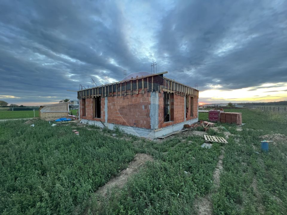 Red house 118sqm | Land 625sqm | Irish Green Stefanestii de Jos