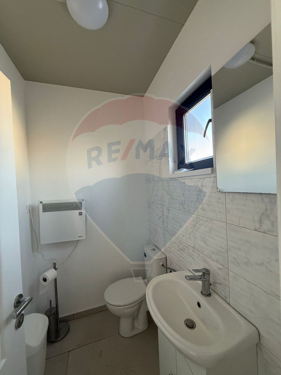 44sq.m Commercial Space for rent